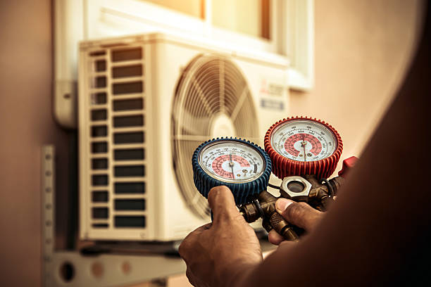 Professional Hvac Installation technician working in Doss, TX